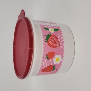 Tupperware🍓🍓🍓 Strawberry Canister New🍓🍓🍓